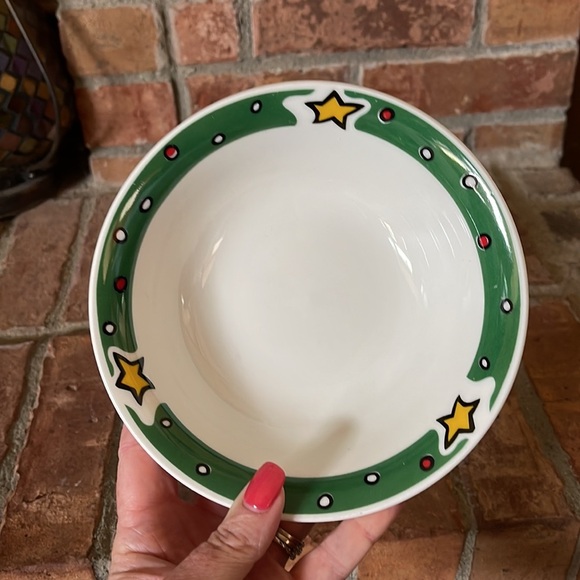 Gibson Designs Christmas Treasures Set of 4 Cereal/Salad Bowls - Picture 2 of 4